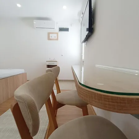 Apartment Sunset 3 * 特雷比涅